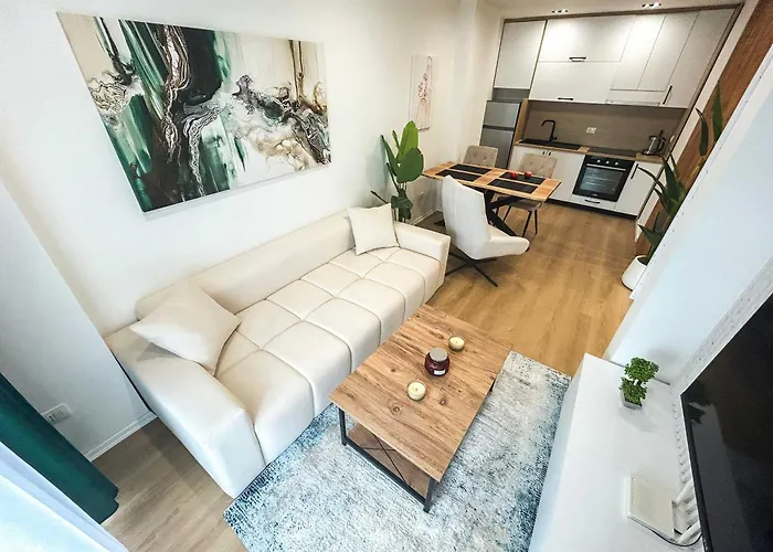 Azure Dream G8 Apartman Golem