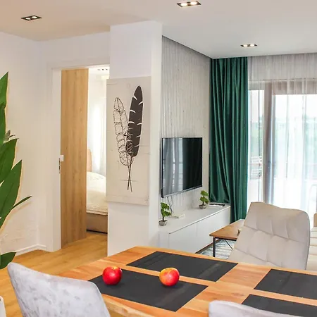 Azure Dream G8 Apartman