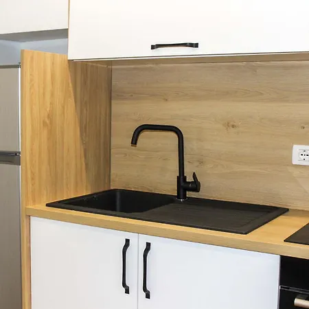 Azure Dream G8 Apartman Golem