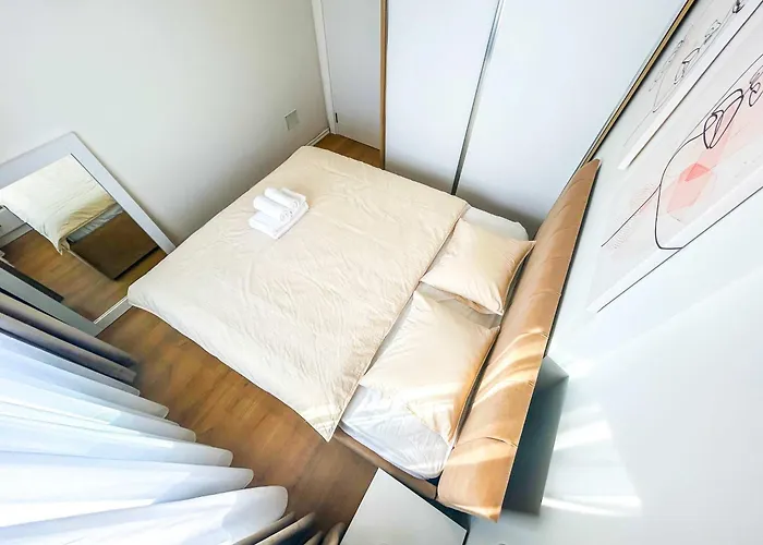 Azure Dream G8 Golem (Tirana)