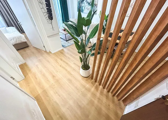 Azure Dream G8 Golem (Tirana)