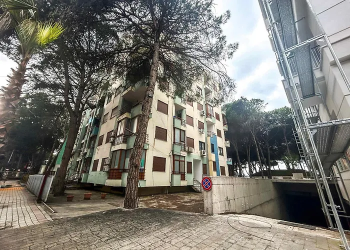 Azure Dream G8 * Golem (Tirana)